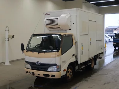Toyota DYNA  с аукциона в Японии