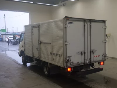 Toyota DYNA  с аукциона в Японии