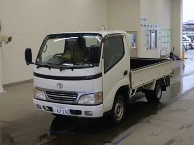 Toyota DYNA  с аукциона в Японии
