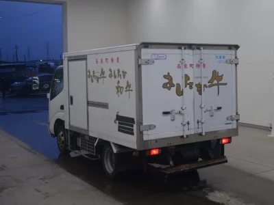 Toyota DYNA  с аукциона в Японии