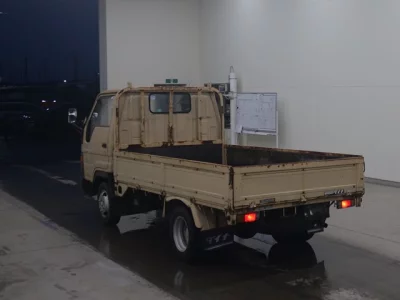 Toyota DYNA  с аукциона в Японии