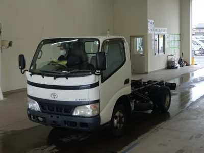 Toyota DYNA  с аукциона в Японии