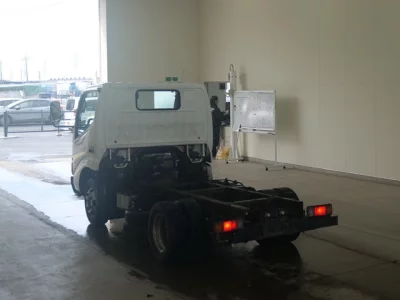 Toyota DYNA  с аукциона в Японии