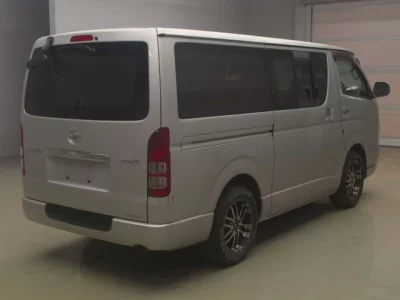 Toyota HIACE VAN  с аукциона в Японии
