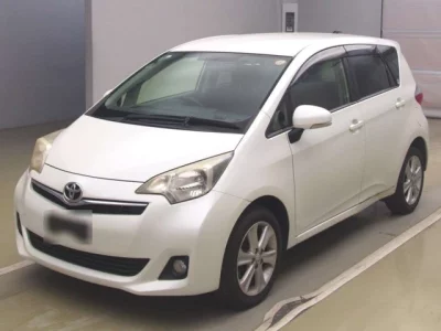 Toyota RACTIS  с аукциона в Японии