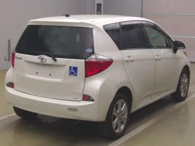Toyota RACTIS  с аукциона в Японии