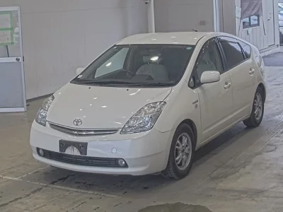 Toyota Prius  с аукциона в Японии