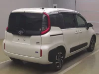 Toyota SIENTA лот № 72052 оценка 4  с аукциона в Японии 1