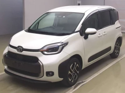 Toyota SIENTA  с аукциона в Японии