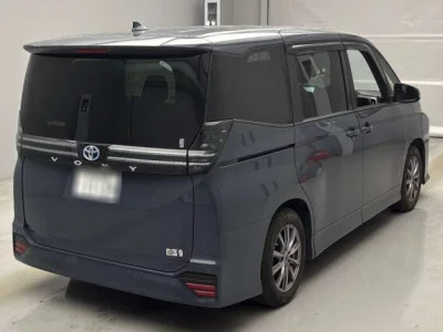 Toyota VOXY  с аукциона в Японии