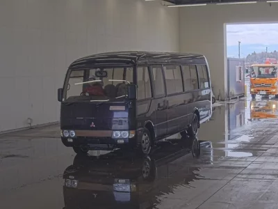 Mitsubishi BUS