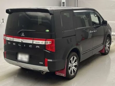 Mitsubishi DELICA D5