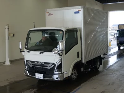Isuzu ELF