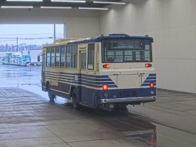 Isuzu BUS