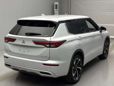 Mitsubishi OUTLANDER PHEV