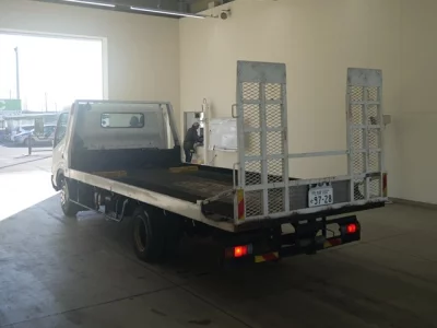 Toyota DYNA  с аукциона в Японии
