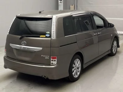 Toyota ISIS
