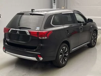 Mitsubishi OUTLANDER PHEV
