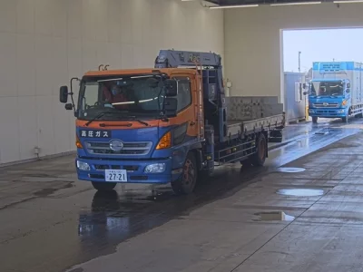 Hino TRUCK