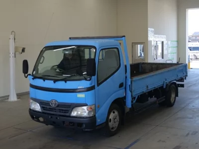 Toyota DYNA  с аукциона в Японии