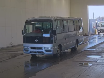 Nissan BUS