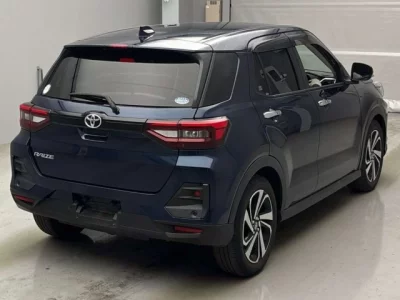 Toyota RAIZE  с аукциона в Японии