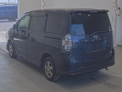 Toyota VOXY  с аукциона в Японии