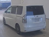 Toyota VOXY лот № 20218 оценка 3.5  с аукциона в Японии 1