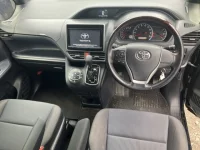 Toyota VOXY лот № 20236 оценка RA  с аукциона в Японии 3