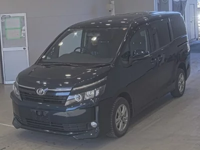 Toyota VOXY  с аукциона в Японии