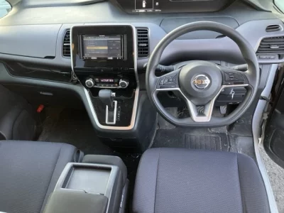 Nissan SERENA  с аукциона в Японии