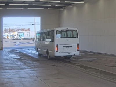 Nissan BUS