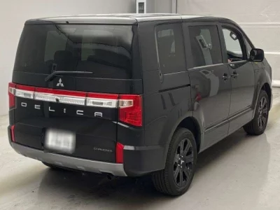Mitsubishi DELICA D5