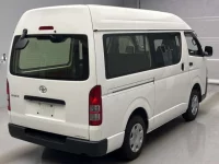 Toyota HIACE VAN лот № 62103 оценка 4  с аукциона в Японии 1