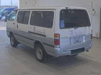 Toyota HIACE VAN лот № 20453 оценка RB  с аукциона в Японии 1