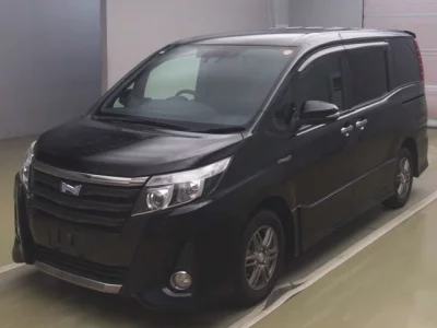 Toyota NOAH  с аукциона в Японии