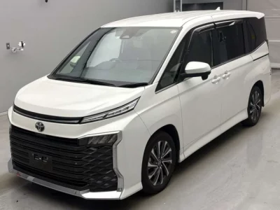 Toyota VOXY  с аукциона в Японии