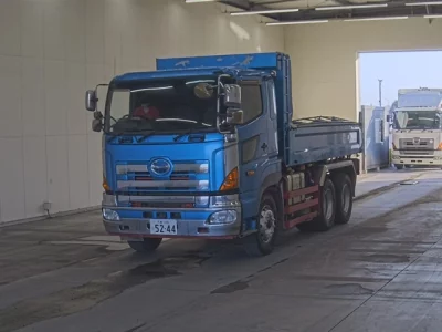 Hino TRUCK