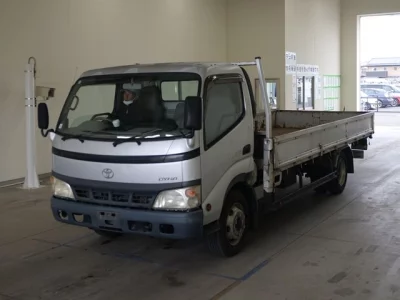 Toyota DYNA  с аукциона в Японии