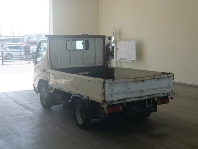 Toyota DYNA  с аукциона в Японии