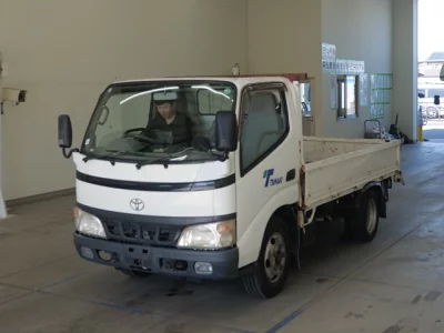 Toyota DYNA  с аукциона в Японии