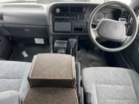 Toyota HIACE VAN лот № 80018 оценка 0  с аукциона в Японии 2