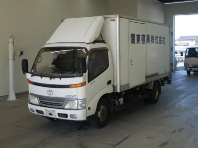 Toyota DYNA  с аукциона в Японии