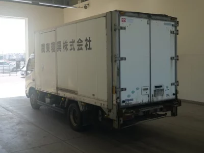 Toyota DYNA  с аукциона в Японии