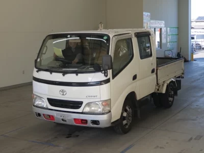 Toyota DYNA  с аукциона в Японии