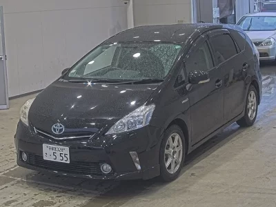 Toyota PRIUS ALPHA  с аукциона в Японии