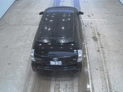 Toyota PRIUS ALPHA  с аукциона в Японии