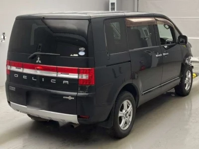 Mitsubishi DELICA D5