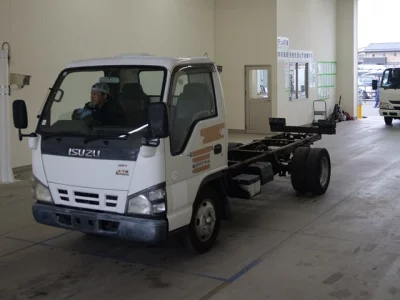 Isuzu ELF