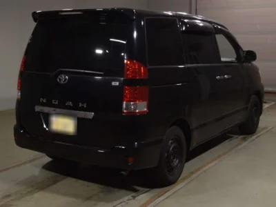 Toyota NOAH  с аукциона в Японии